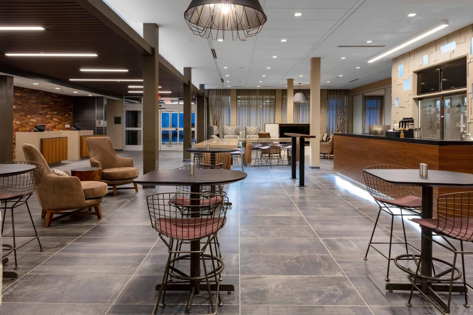 Courtyard By Marriott Indianapolis West-Speedway Hotel Exterior photo
